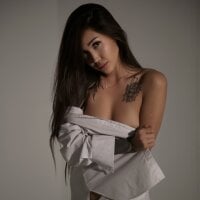 LinaMuhn webcam model