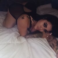 moniquexo95's Offline Chat Room