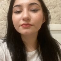 ZanaSweetPeach webcam model