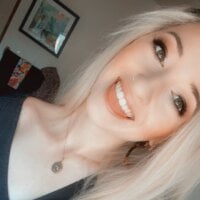 Hexqueen6969's Offline Chat Room