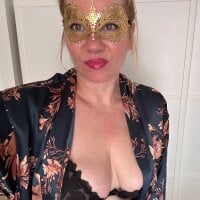 Evelin-Hot