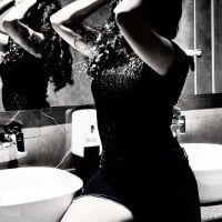Charming_Glow webcam model