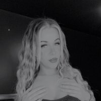 BeaTrixx69 offline chatrum