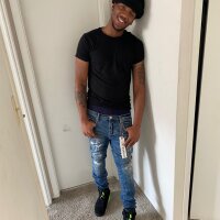 yung_stretch25's Offline Chat Room