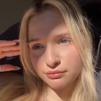 whitefoxxie113's Avatar Pic
