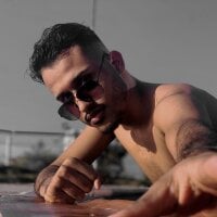 SubmissiveHorny webcam