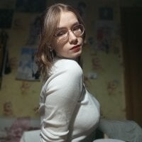 LinnGee model avatar