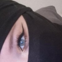 Curvymasked1's Offline Chat Room