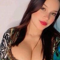 Miaafox69's Offline Chat Room