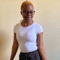 Curvysmallyxx webcam model