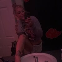 loosielucy's Offline Chat Room