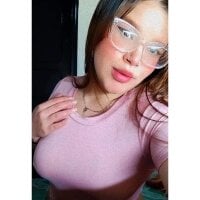 linaferrerosj's Offline Chat Room