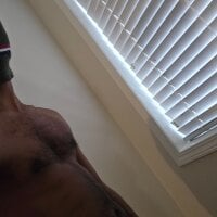 sugerdaddyhrd30's Offline Chat Room