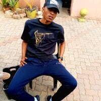 HandsomeBuoyy21's Profile Pic