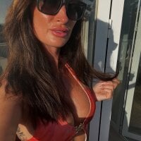 busty-milf-harper Adlı Modelin Avatarı