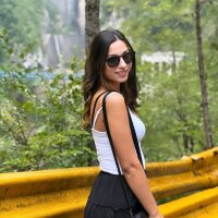 _MiaQueen_ Cam Model Profile | Stripchat