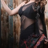 sana_khan01's Offline Chat Room