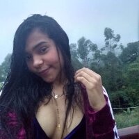 angie_latina1's Offline Chat Room