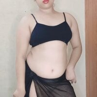 LiyaBeautyQueen's Offline Chat Room