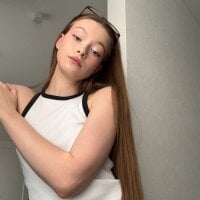 FriendlyFire_18 webcam model