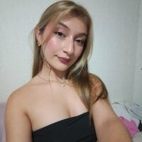 SophiaaLee model avatar