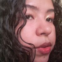 rosahermosa1999's Offline Chat Room