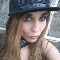 MisticBunny25 Adlı Modelin Çevrimdışı Sohbet Odası