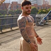 Ades_Lowe webcam model