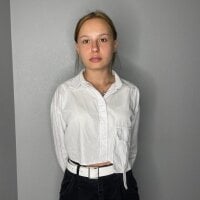 Offline chat soba modela DominoAlliston