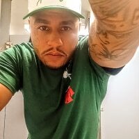 Romanticallynumb webcam