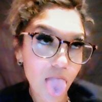 YeskaDevourz webcam model