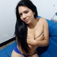 Mariah_And_Vanessa's Offline Chat Room