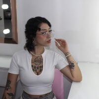 JuliMonroe19 webcam model