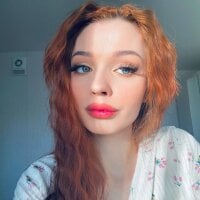 DareleneEast model avatar