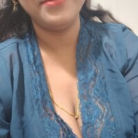 Yours_soniya webcam model