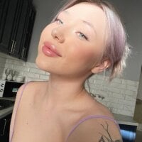 Lovely_Bitch11's Offline Chat Room