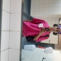 DEE_SEXARTIST's Offline Chat Room