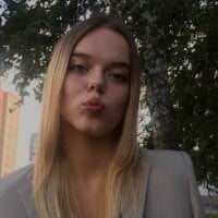 RowenaCommander's Avatar Pic