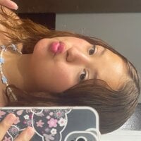 rebeca_z's profile image'