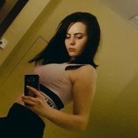 ComelyBeauty's Offline Chat Room
