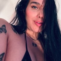 Bella__Wood webcam