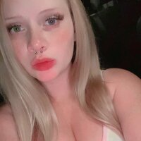 maxielynn22's Offline Chat Room