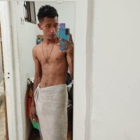 alex_sexcum's Offline Chat Room