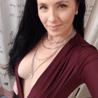 غرفة دردشة MistressKrisTaylor دون اتصال