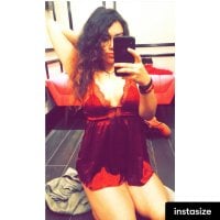 חדר צ'אט לא מקוון של CreamyMilfLatina