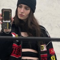 CierraGrush model avatar