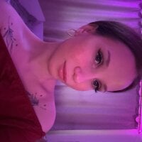 Kris_kittyy webcam model