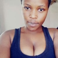 Poutsmile20 webcam model