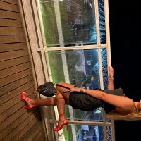 SexClub22 Adlı Modelin Çevrimdışı Sohbet Odası
