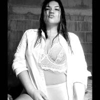 Nichole_Bullock's Offline Chat Room